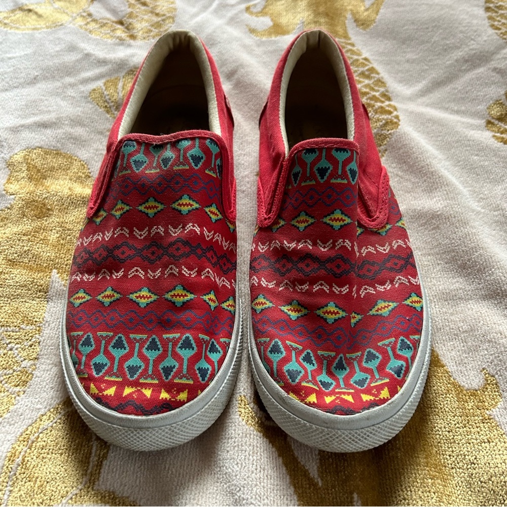 Bucketfeet / Women’s Slip-on Sneakers / Vermillion / Red Inca / Size 6